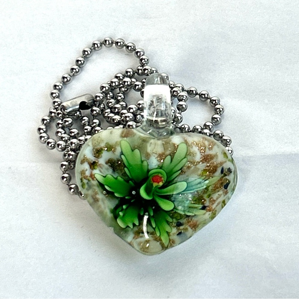 Green Floral‎ Heart Venetian/Murano Glass Style Pendant Necklace  unique  fairy